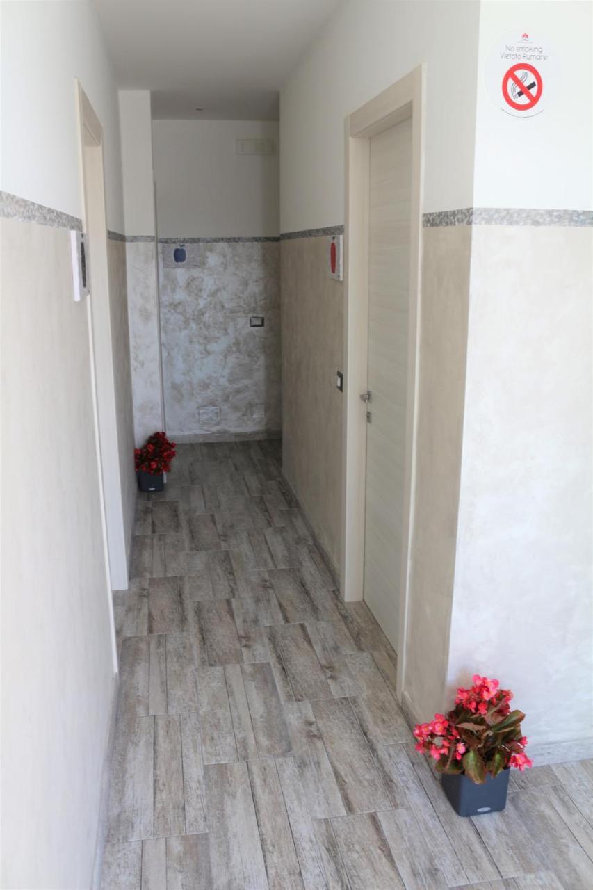 애플 룸 로마 에어포트 호텔 피우미치노 외부 사진 A typical interior of a mobile home