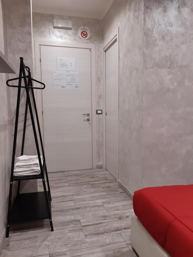 애플 룸 로마 에어포트 호텔 피우미치노 외부 사진 A room at the hotel